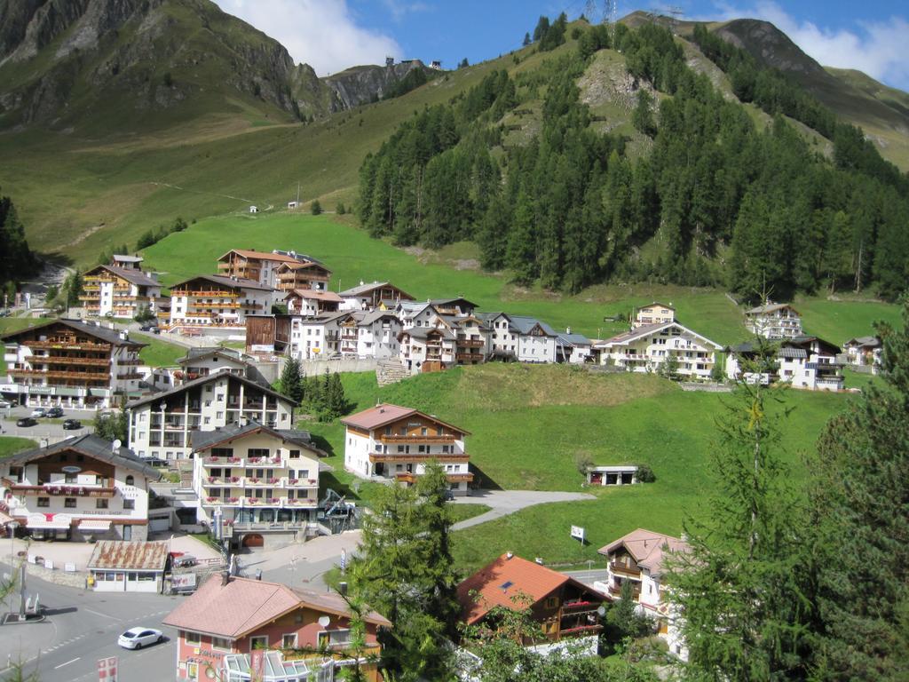 Haus Am Dorfplatz Apartment Samnaun Bagian luar foto