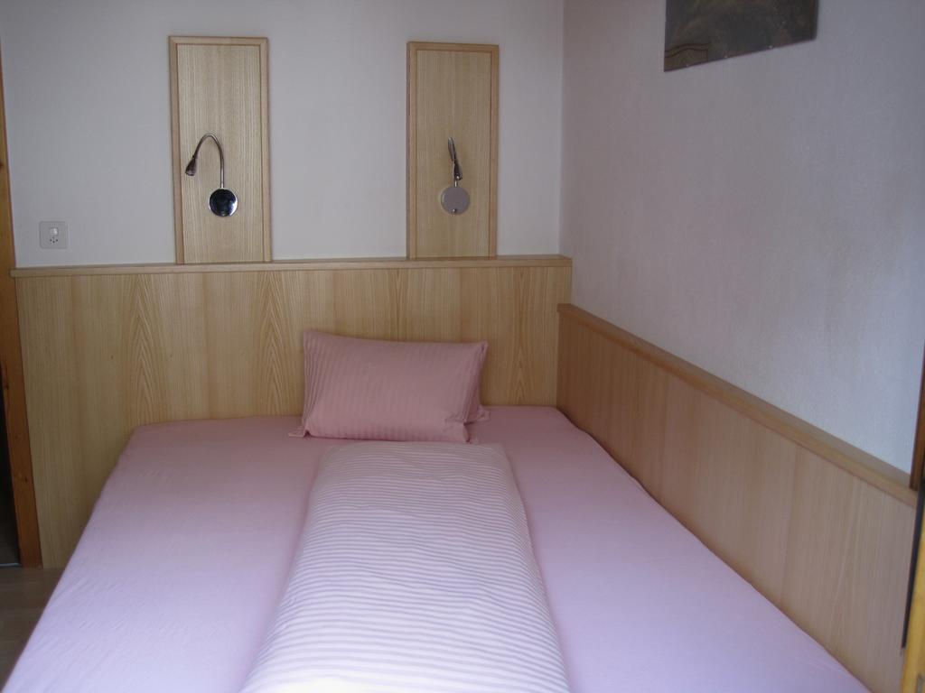 Haus Am Dorfplatz Apartment Samnaun Bagian luar foto